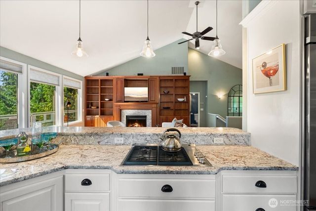 3324 Deer Island Drive E, Lake Tapps, WA 98391