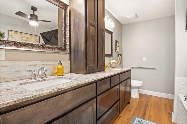 1617 W Shadowridge Drive, Fayetteville, AR 72701