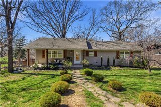 1617 W Shadowridge Drive, Fayetteville, AR 72701