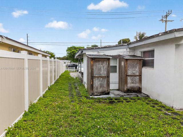 726 Phippen Waiters Rd, Dania Beach, FL 33004