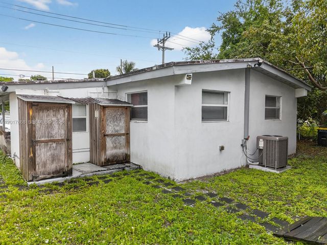 726 Phippen Waiters Rd, Dania Beach, FL 33004
