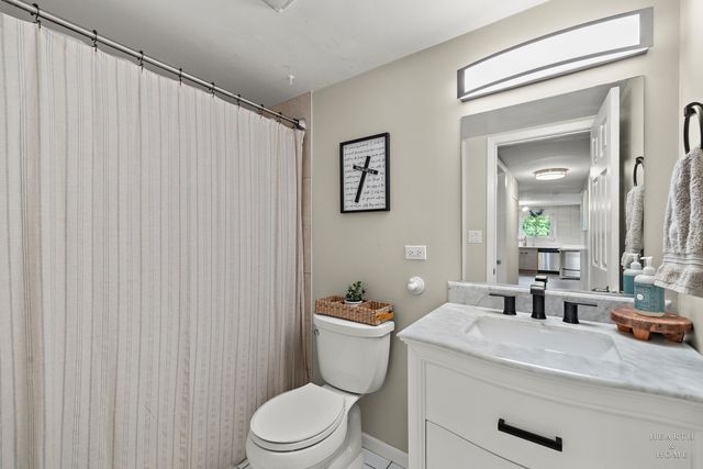 191 Hillcrest Terrace 2A, Bloomingdale, IL 60108