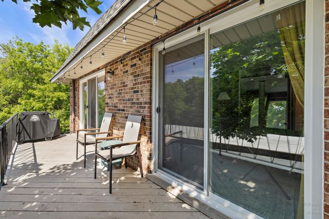 191 Hillcrest Terrace 2A, Bloomingdale, IL 60108