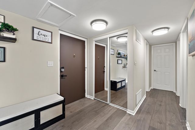 191 Hillcrest Terrace 2A, Bloomingdale, IL 60108
