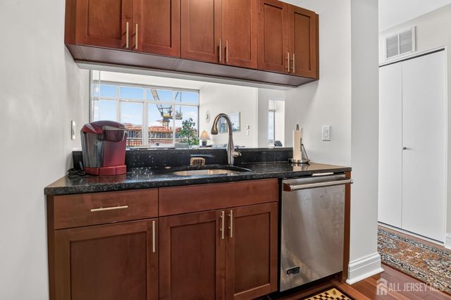 1 Spring Street 2506, New Brunswick, NJ 08901