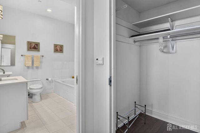 1 Spring Street 2506, New Brunswick, NJ 08901