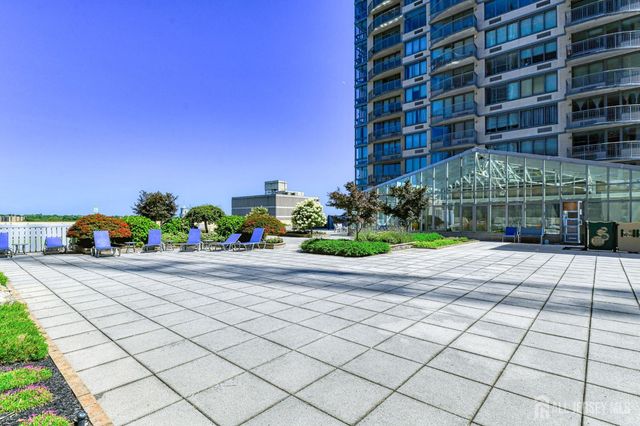 1 Spring Street 2506, New Brunswick, NJ 08901