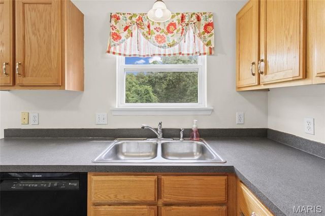 1708 Saint Charles Drive, Hillsboro, MO 63050