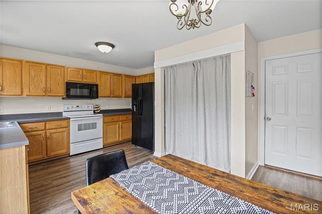1708 Saint Charles Drive, Hillsboro, MO 63050