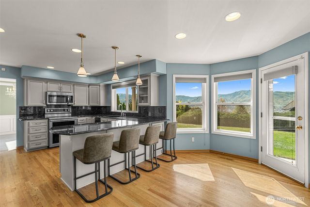 2205 N Devon Avenue, East Wenatchee, WA 98802