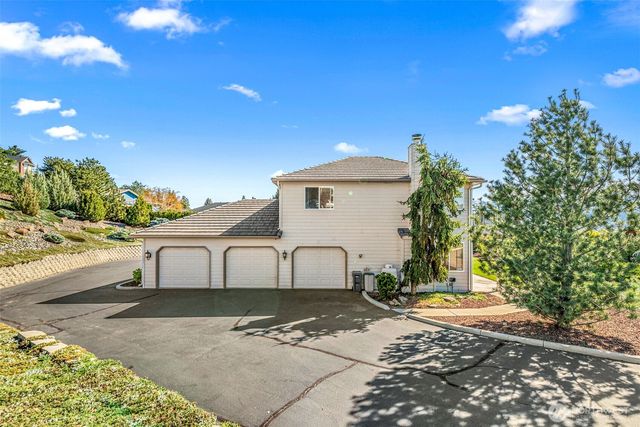 2205 N Devon Avenue, East Wenatchee, WA 98802