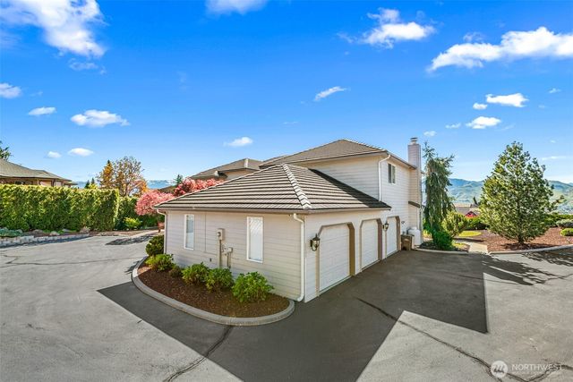 2205 N Devon Avenue, East Wenatchee, WA 98802