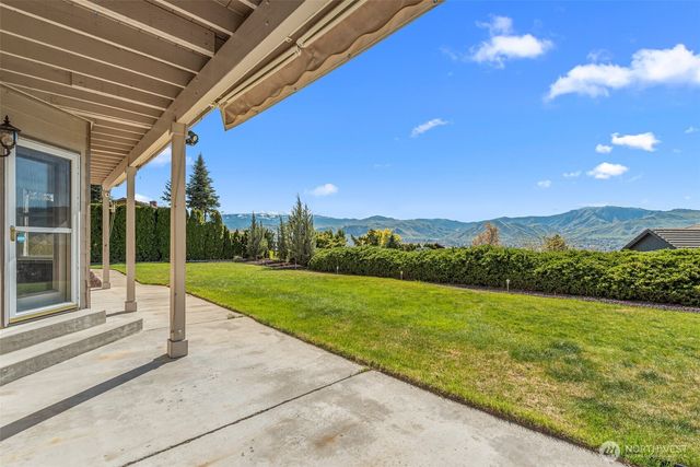 2205 N Devon Avenue, East Wenatchee, WA 98802