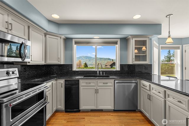 2205 N Devon Avenue, East Wenatchee, WA 98802