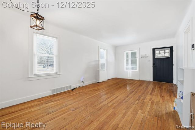 6080 Northrup Drive, Waterford, MI 48329