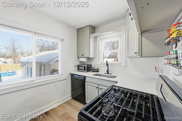 6080 Northrup Drive, Waterford, MI 48329