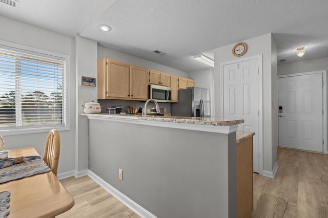 215 Landing Rd Apt I, North Myrtle Beach, SC 29582