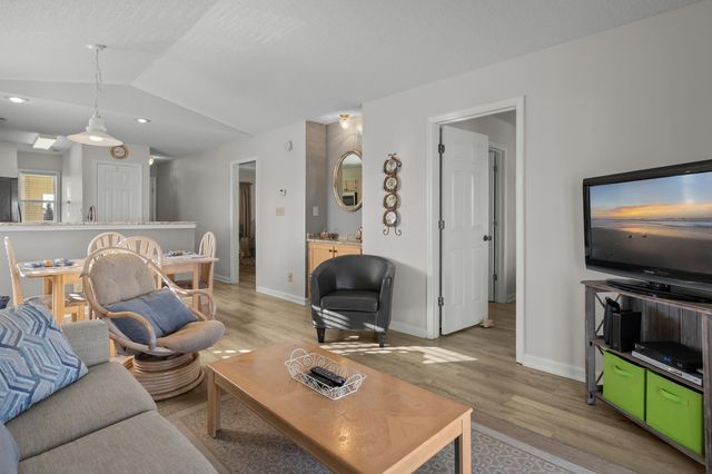 215 Landing Rd Apt I, North Myrtle Beach, SC 29582