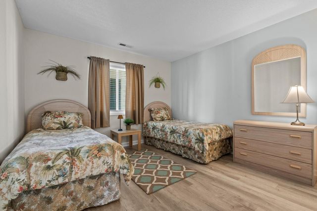 215 Landing Rd Apt I, North Myrtle Beach, SC 29582