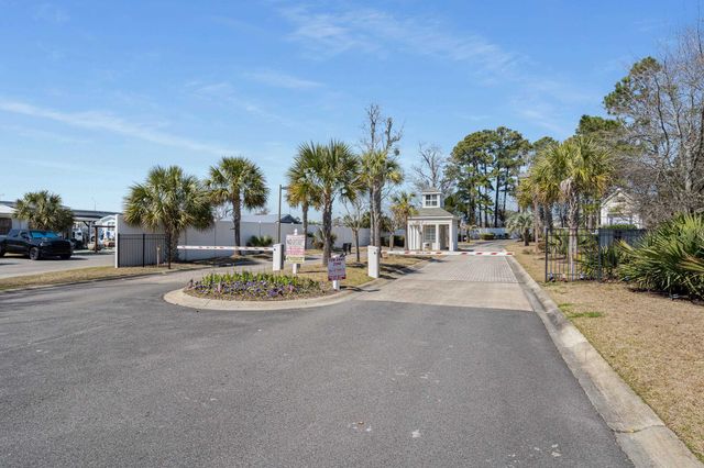 215 Landing Rd Apt I, North Myrtle Beach, SC 29582