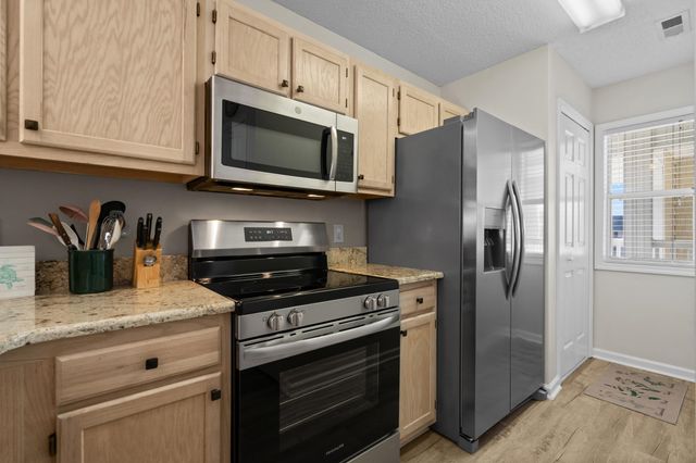 215 Landing Rd Apt I, North Myrtle Beach, SC 29582