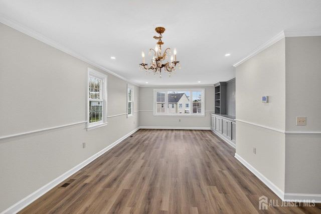 8 Sussex Way, Monroe, NJ 08831