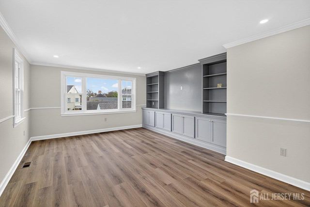 8 Sussex Way, Monroe, NJ 08831