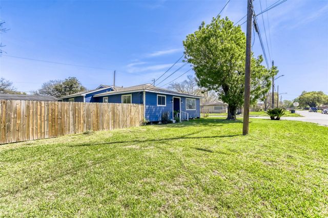 4843 Bricker Street, Houston, TX 77033