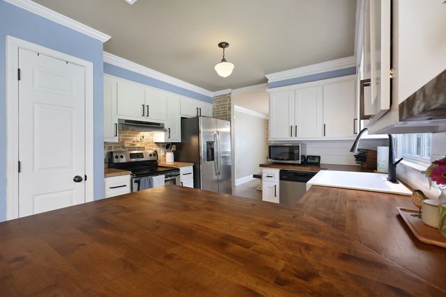 112 Deerfield Dr, Columbia, TN 38401