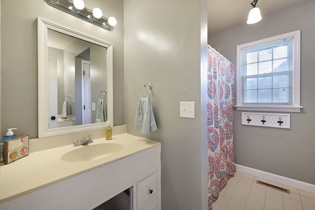 112 Deerfield Dr, Columbia, TN 38401
