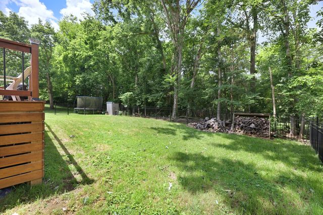 112 Deerfield Dr, Columbia, TN 38401