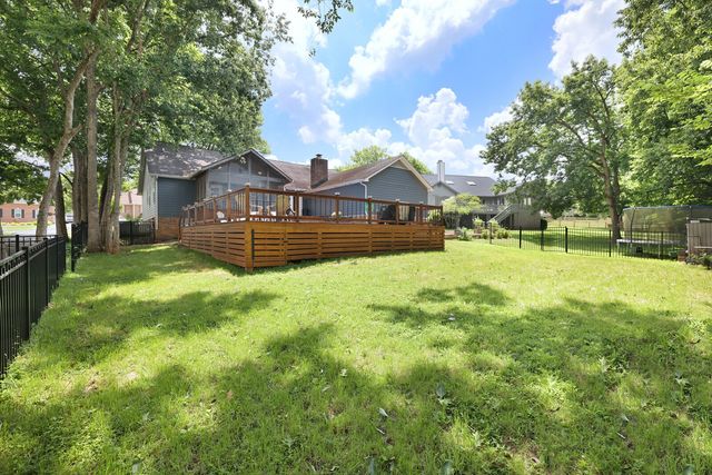 112 Deerfield Dr, Columbia, TN 38401