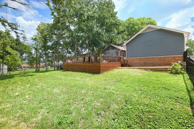 112 Deerfield Dr, Columbia, TN 38401