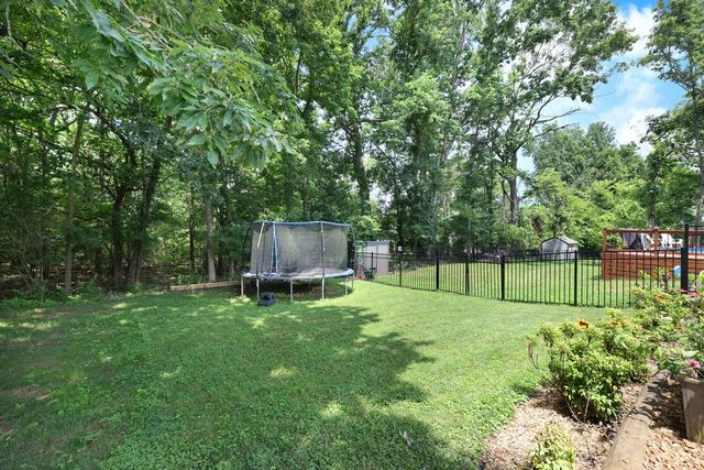112 Deerfield Dr, Columbia, TN 38401