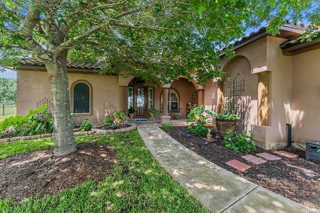 1379 COUNTY ROAD 4516, Castroville, TX 78009