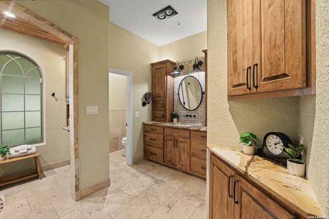 1379 COUNTY ROAD 4516, Castroville, TX 78009
