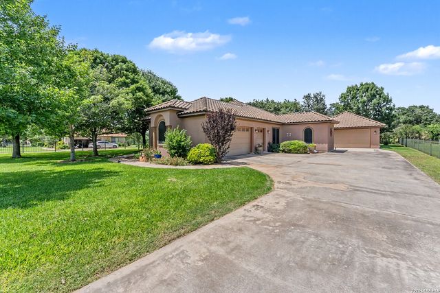 1379 COUNTY ROAD 4516, Castroville, TX 78009