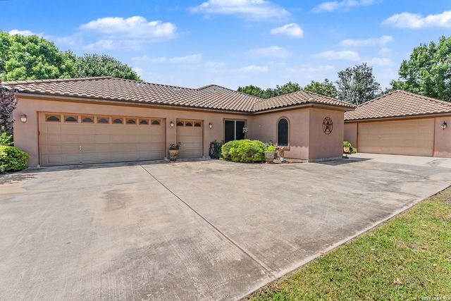 1379 COUNTY ROAD 4516, Castroville, TX 78009