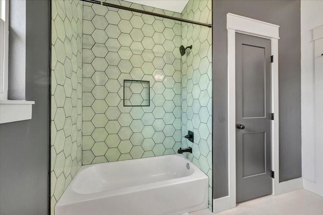 7214 Avenue L, Santa Fe, TX 77510
