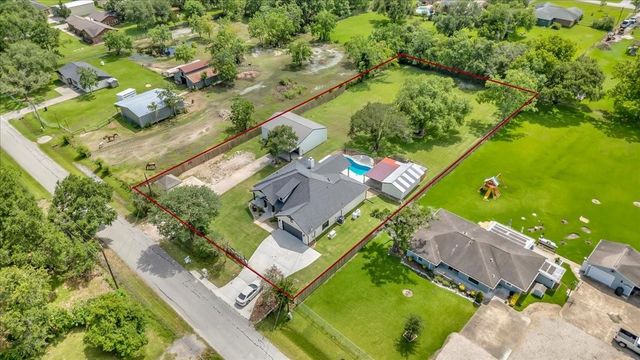 7214 Avenue L, Santa Fe, TX 77510