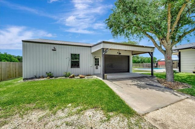 7214 Avenue L, Santa Fe, TX 77510