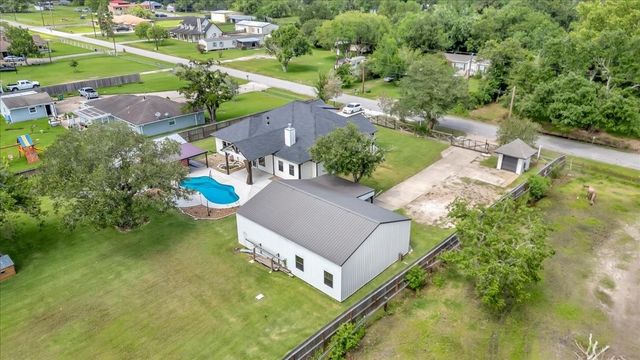 7214 Avenue L, Santa Fe, TX 77510