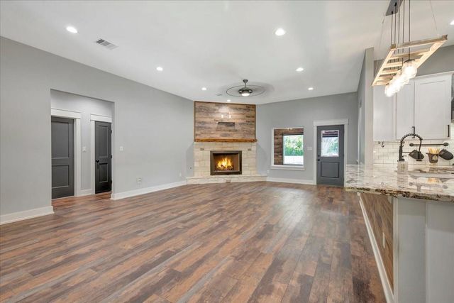 7214 Avenue L, Santa Fe, TX 77510