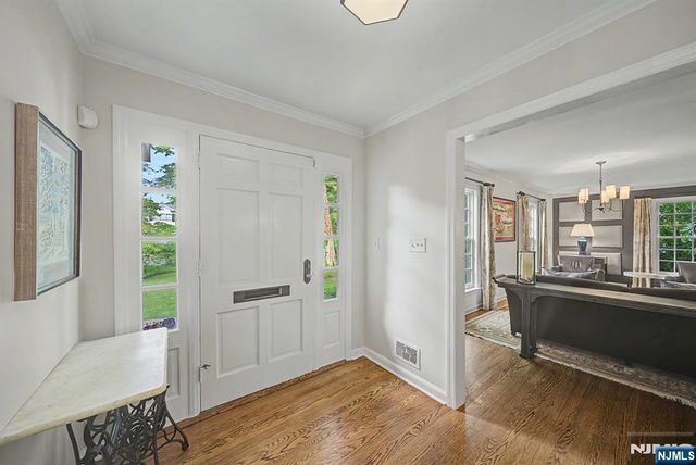 22 Birchwood Place, Tenafly, NJ 07670