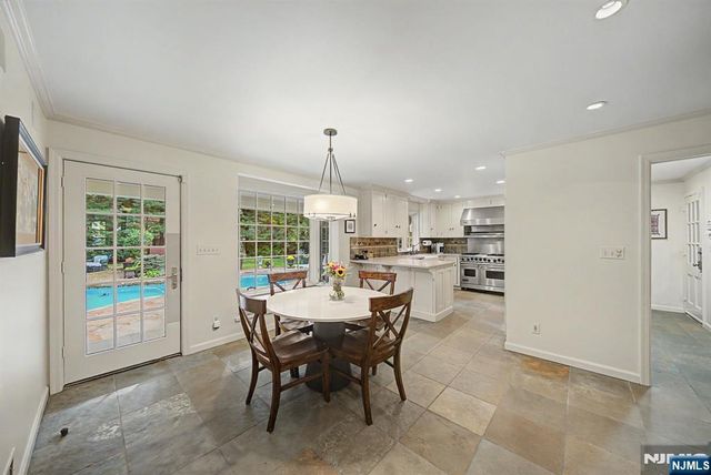 22 Birchwood Place, Tenafly, NJ 07670