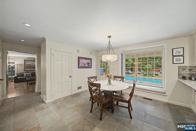 22 Birchwood Place, Tenafly, NJ 07670