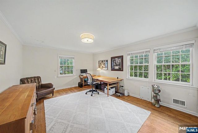 22 Birchwood Place, Tenafly, NJ 07670