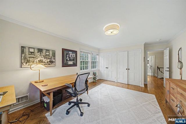 22 Birchwood Place, Tenafly, NJ 07670