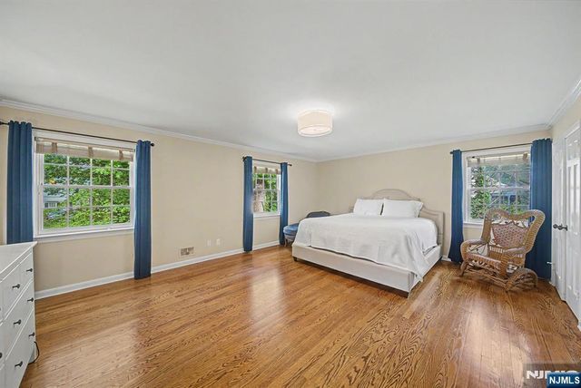 22 Birchwood Place, Tenafly, NJ 07670