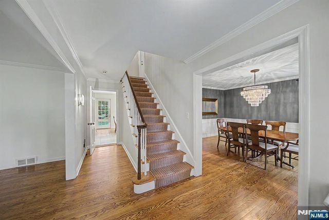 22 Birchwood Place, Tenafly, NJ 07670
